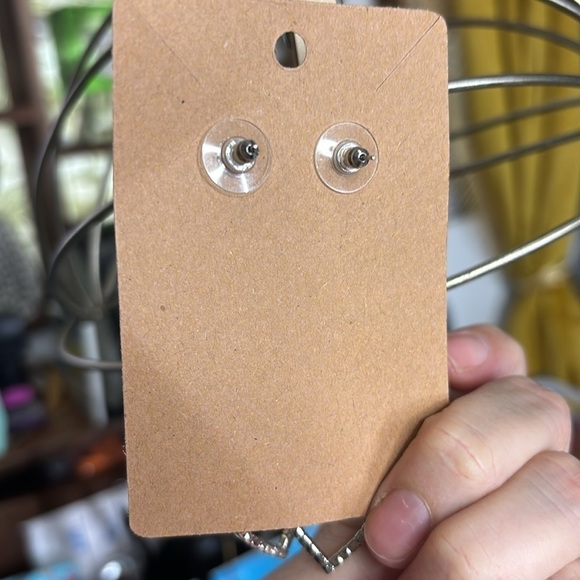 Rhinestone, strand, dangle, heart earrings. New - Picture 3 of 3